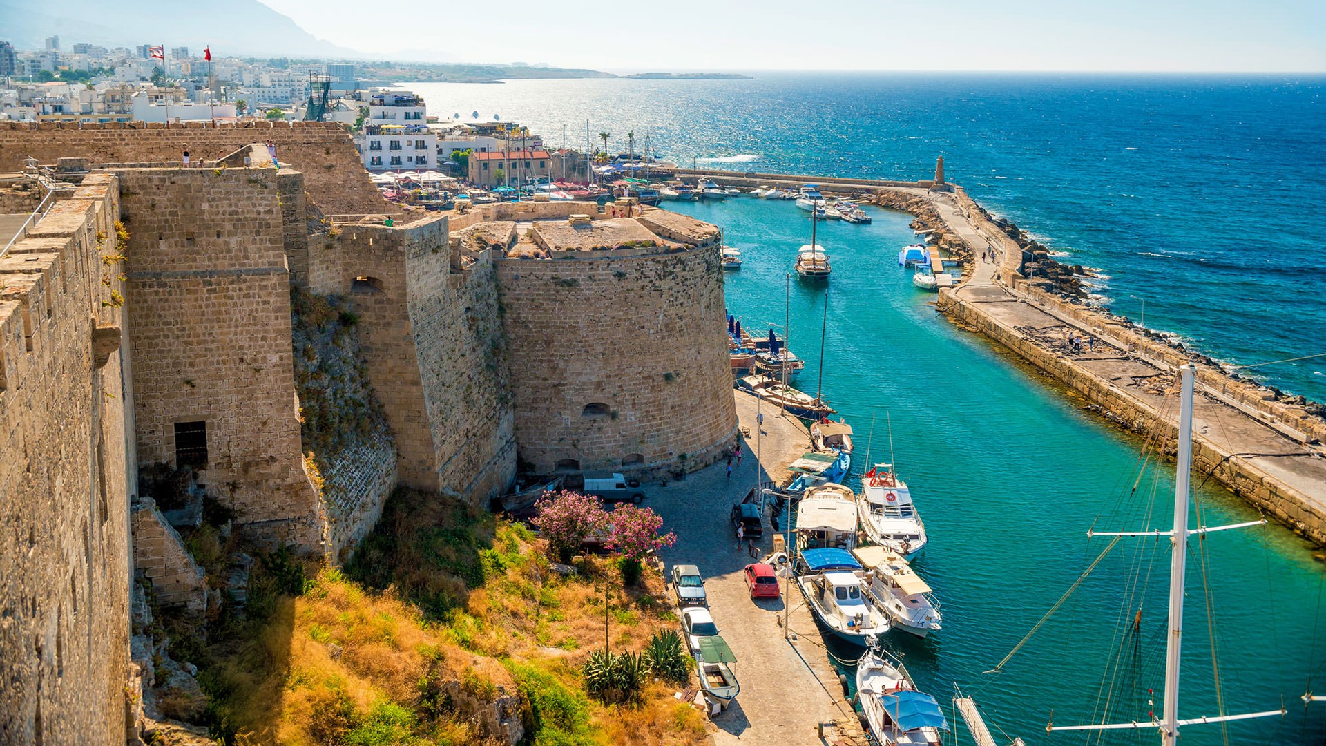 Girne Kalesi: Kuzey Kıbrıs'ın Kalbi